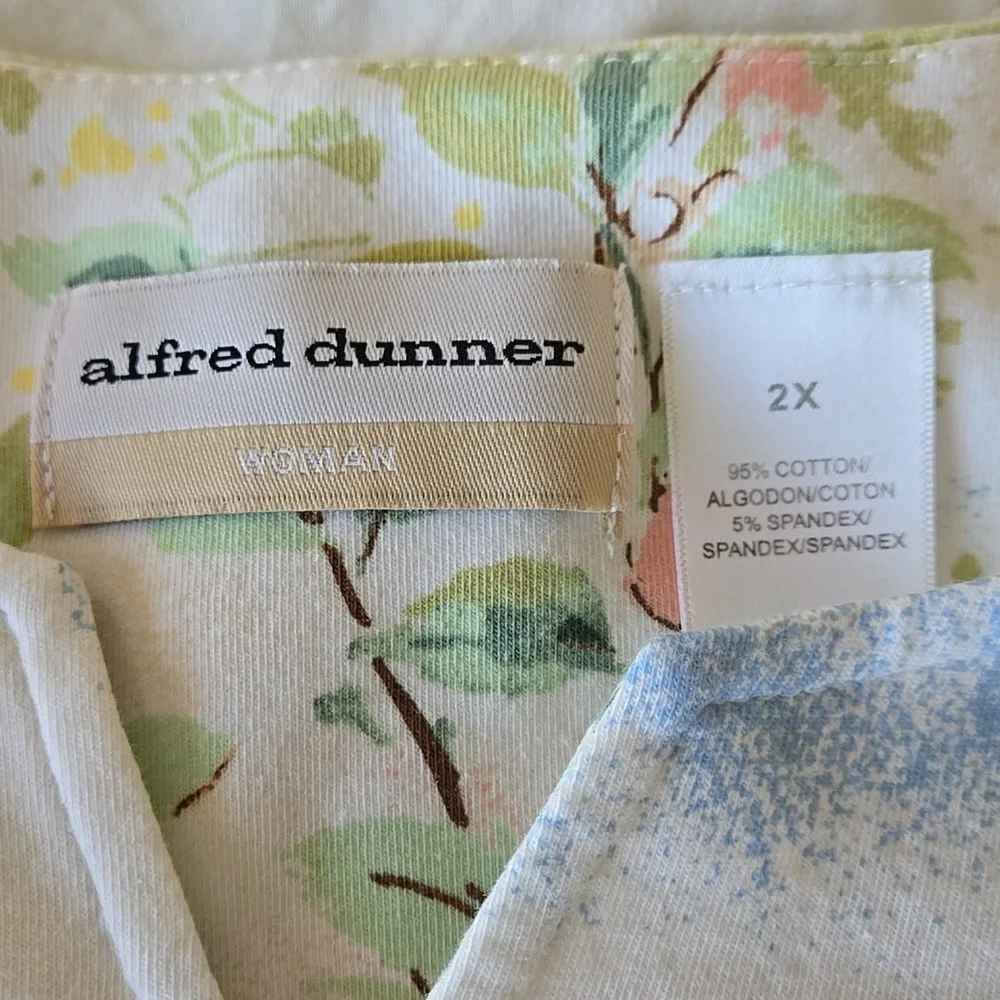 Short Sleeve Colorful Floral Top - Picture 4 of 8